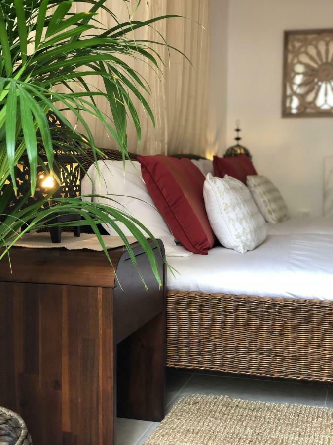 Villa Breeze Boutique Guest Rooms, Marbella Sitio de Calahonda Exteriör bild