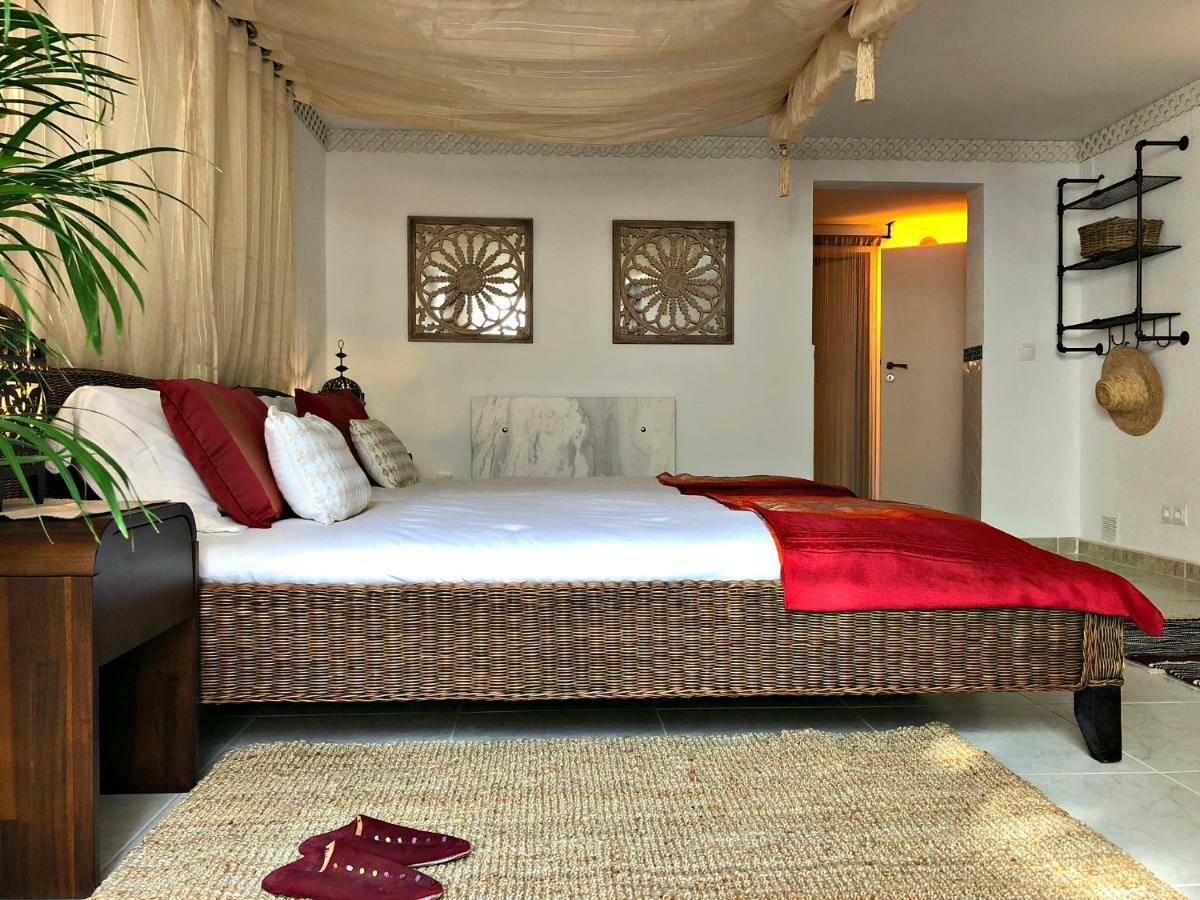 Villa Breeze Boutique Guest Rooms, Marbella Sitio de Calahonda Exteriör bild
