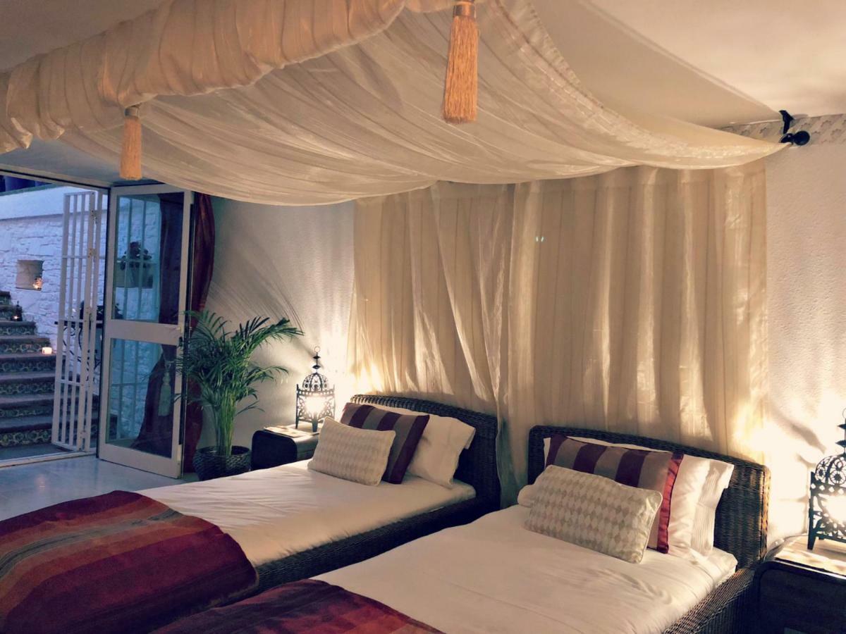 Villa Breeze Boutique Guest Rooms, Marbella Sitio de Calahonda Exteriör bild